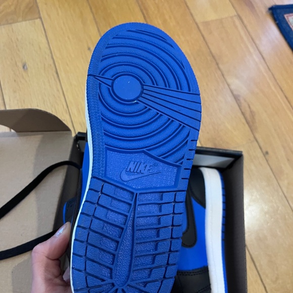 Nike Jordan 1 Mid Size 1Y - Picture 3 of 7